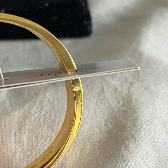 Kate Spade ♠️ NY “whale of a time” idiom hinged bracelet - Picture 7 of 9